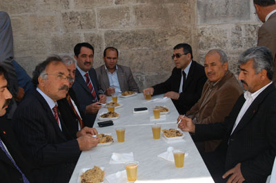 Tarsus'ta Ziyafet ve Bal �erbeti